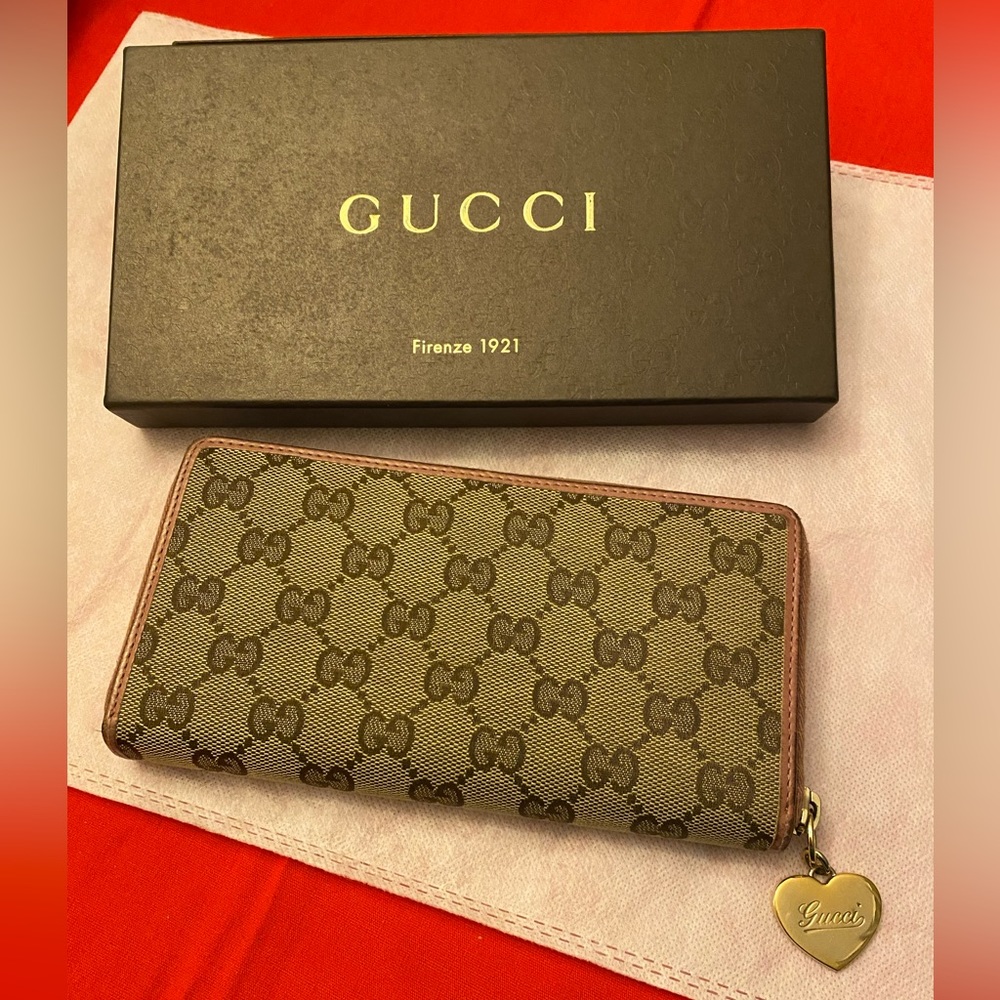 Gucci Zip-Around Wallet Heart Charm